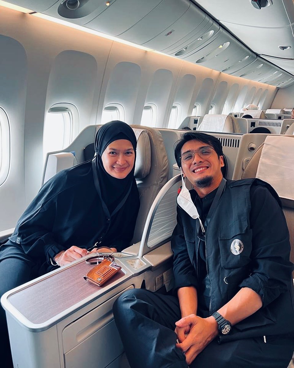  potret ricky harun & donna harun bak kakak adik © berbagai sumber