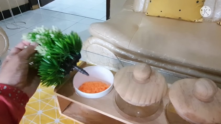 Tanpa sabun cuci piring dan cuka, ini cara mengepel lantai yang berbau amis cukup tambah 1 bahan dapur