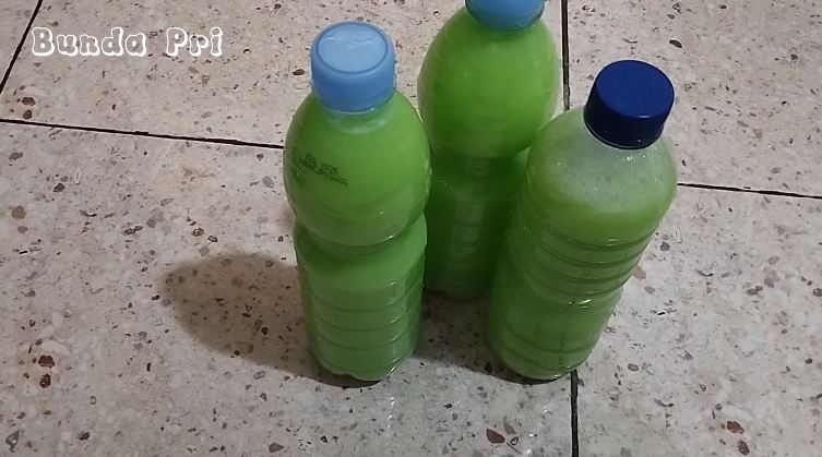 Bukan ditambah garam, ini cara memperbanyak sabun cuci piring cuma pakai 2 bahan dapur