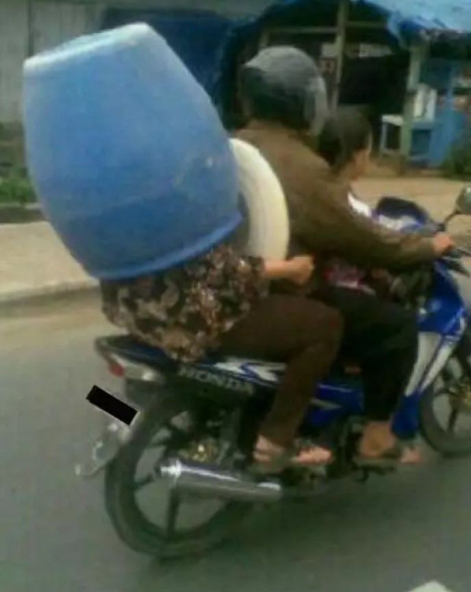 Pengendara susahkan diri sendiri Berbagai sumber