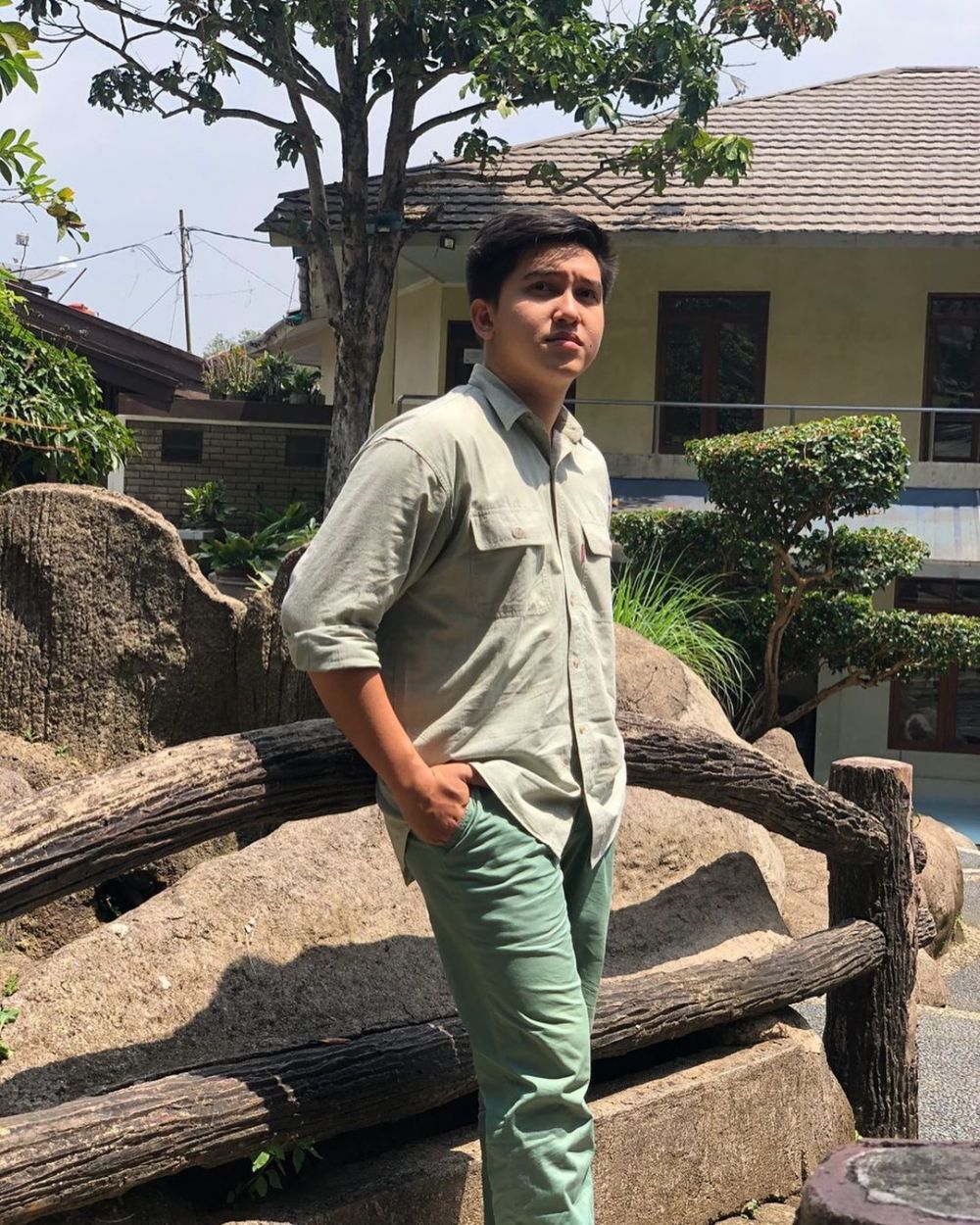 aktor alih profesi jadi penjual cilok © 2023 brilio.net