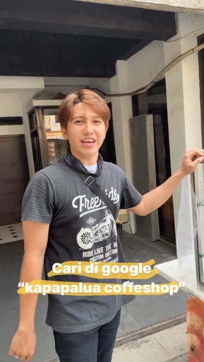 aktor alih profesi jadi penjual cilok © 2023 brilio.net