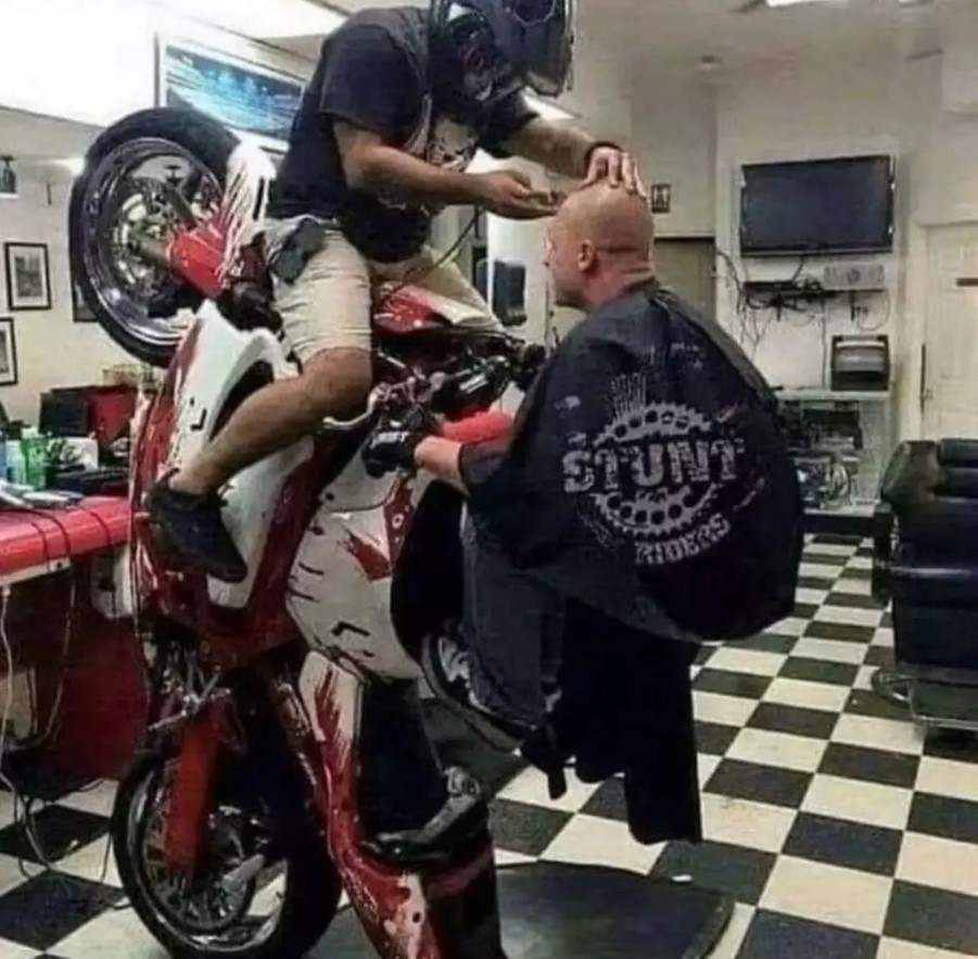 Benda merepotkan saat dipakai Berbagai sumber