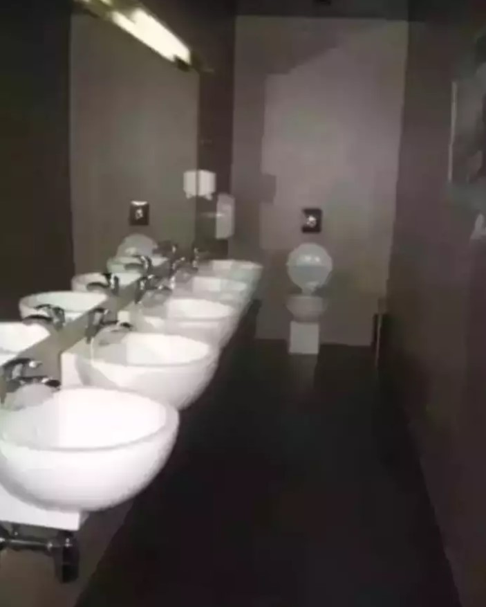 Benda merepotkan saat dipakai Berbagai sumber