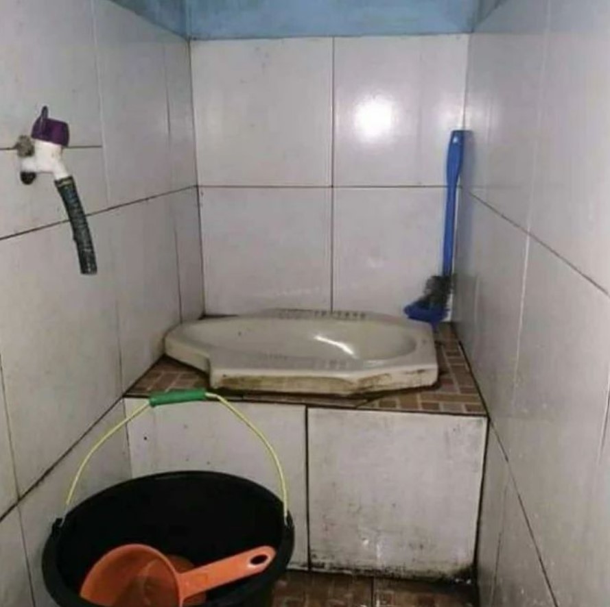 11 Potret lucu interior rumah ini saking absurdnya nggak akan laku meski dijual murah