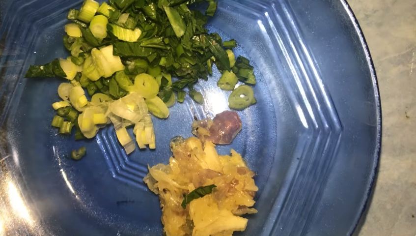 Bukan tambah terigu, ini trik bikin telur dadar padang yang padat dan tebal cuma pakai 1 bahan makanan