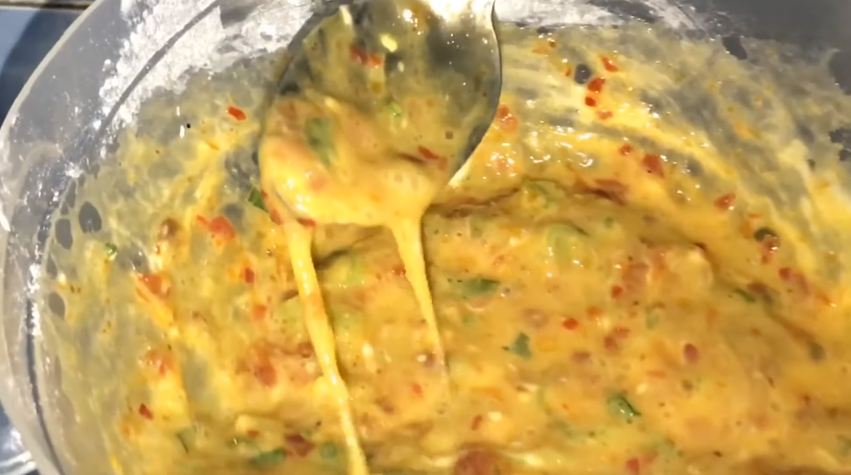 Bukan tambah terigu, ini trik bikin telur dadar padang yang padat dan tebal cuma pakai 1 bahan makanan