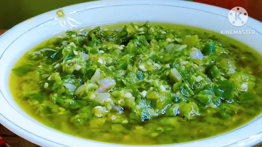 Tanpa diulek, ini trik bikin sambal hijau ala rumah makan padang yang warnanya cerah dan tak pahit