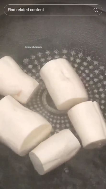 Empuk dalam 5 menit, ini trik merebus singkong agar teksturnya merekah meski tanpa panci presto
