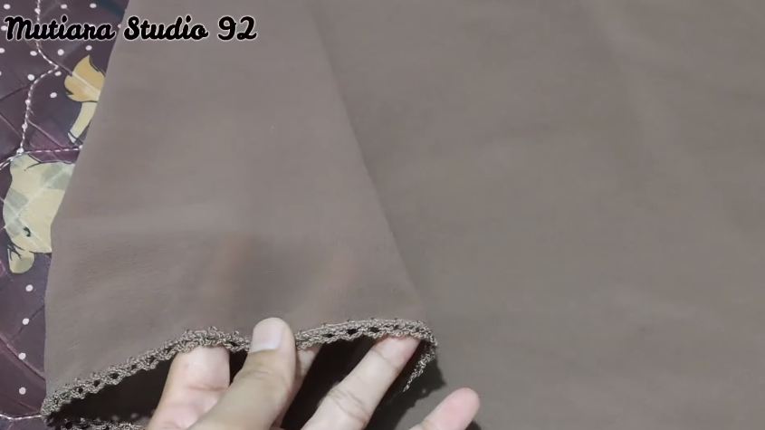 Jangan langsung dicuci, ini cara mudah hilangkan noda minyak di kain cuma tambah 1 bahan dapur