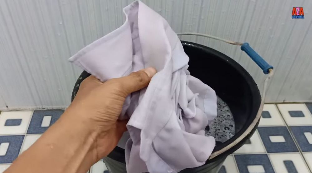 Cukup pakai 1 bumbu masak, ini cara ampuh dan cepat hilangkan noda kerak pada baju putih