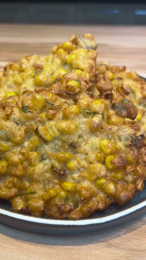 Tanpa baking powder, ini cara bikin bakwan jagung lebih lebar dan garing cuma tambah 1 bahan dapur