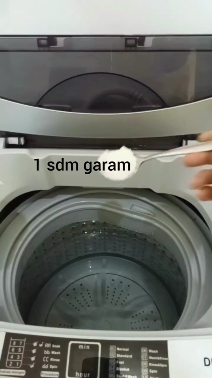 Bukan pakai sitrun, ini trik membersihkan handuk dapur apek dan kumal cuma tambah 2 bahan dapur