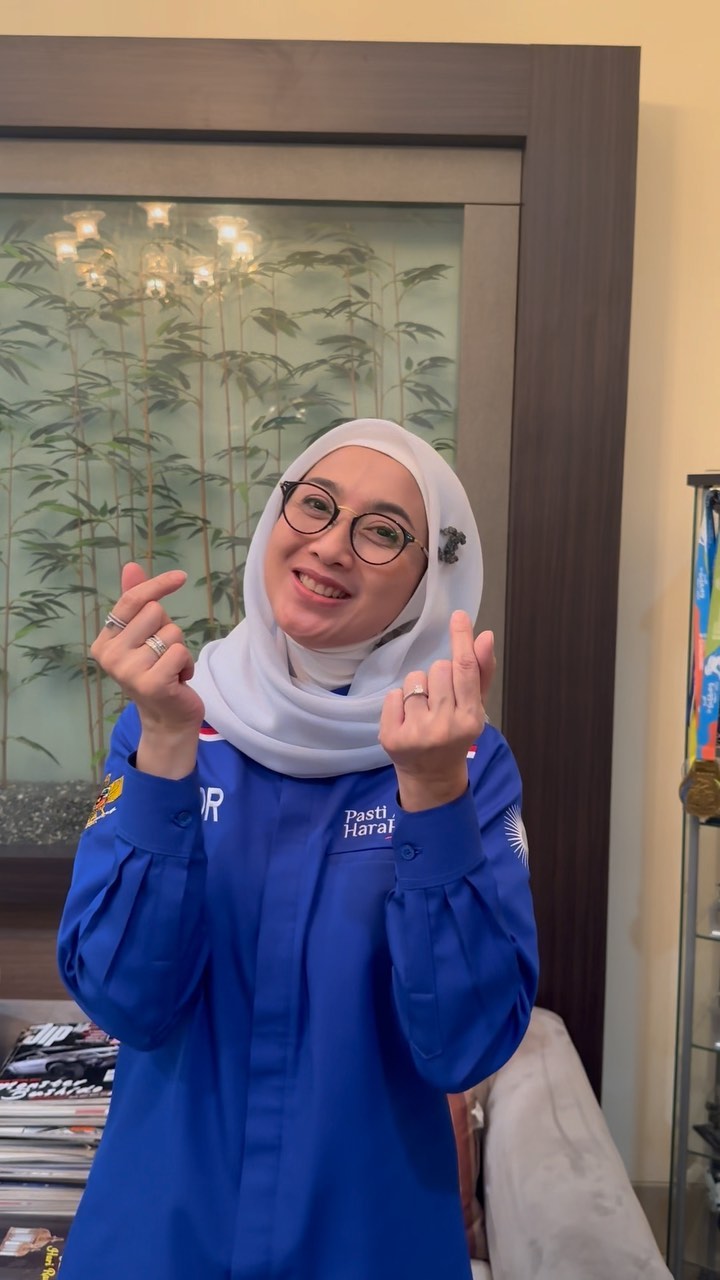 penyanyi 90-an yang terjun ke politik © Instagram