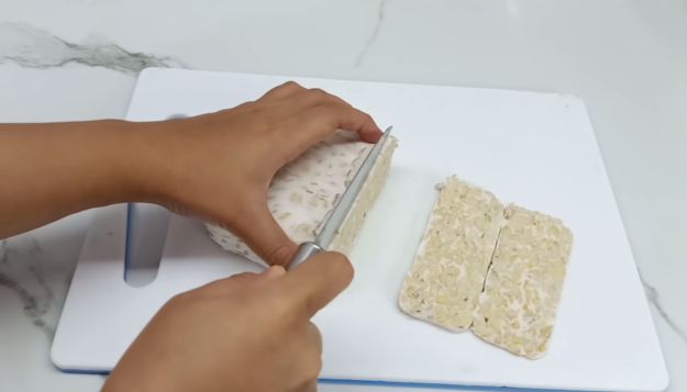 Tanpa tepung beras, ini trik bikin tempe krispi keriting dan renyah cuma tambah 1 bahan dapur