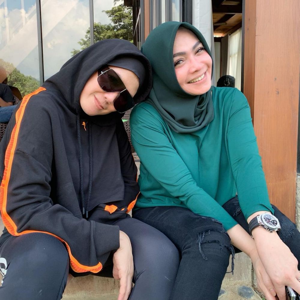 persahabatan rieta amilia dan nicky astria dulu kini © instagram persahabatan rieta amilia dan nicky astria dulu kini © instagram