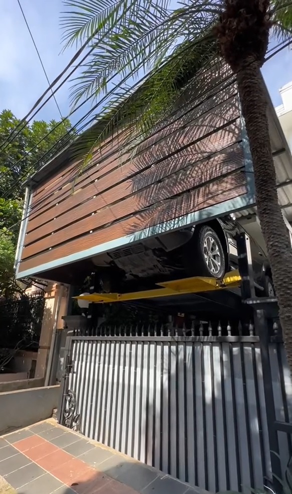 ide cerdas simpan dua mobil di garasi sempit © berbagai sumber  ide cerdas simpan dua mobil di garasi sempit © berbagai sumber