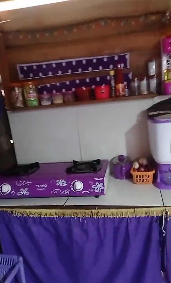 dapur kayu sederhana serba ungu bikin makin rajin masak © berbagai sumber dapur kayu sederhana serba ungu bikin makin rajin masak © berbagai sumber