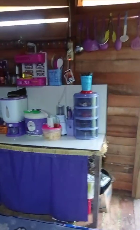 dapur kayu sederhana serba ungu bikin makin rajin masak © berbagai sumber dapur kayu sederhana serba ungu bikin makin rajin masak © berbagai sumber