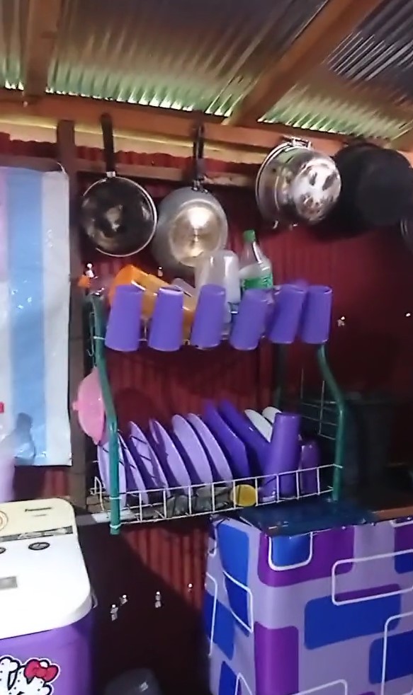 dapur kayu sederhana serba ungu bikin makin rajin masak © berbagai sumber dapur kayu sederhana serba ungu bikin makin rajin masak © berbagai sumber