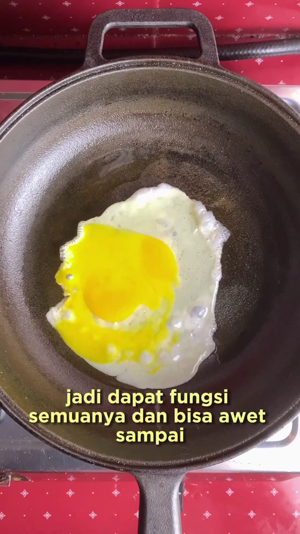 Bukan diberi baking soda atau sitrun, begini cara hilangkan karat di panci cuma pakai 3 bahan dapur