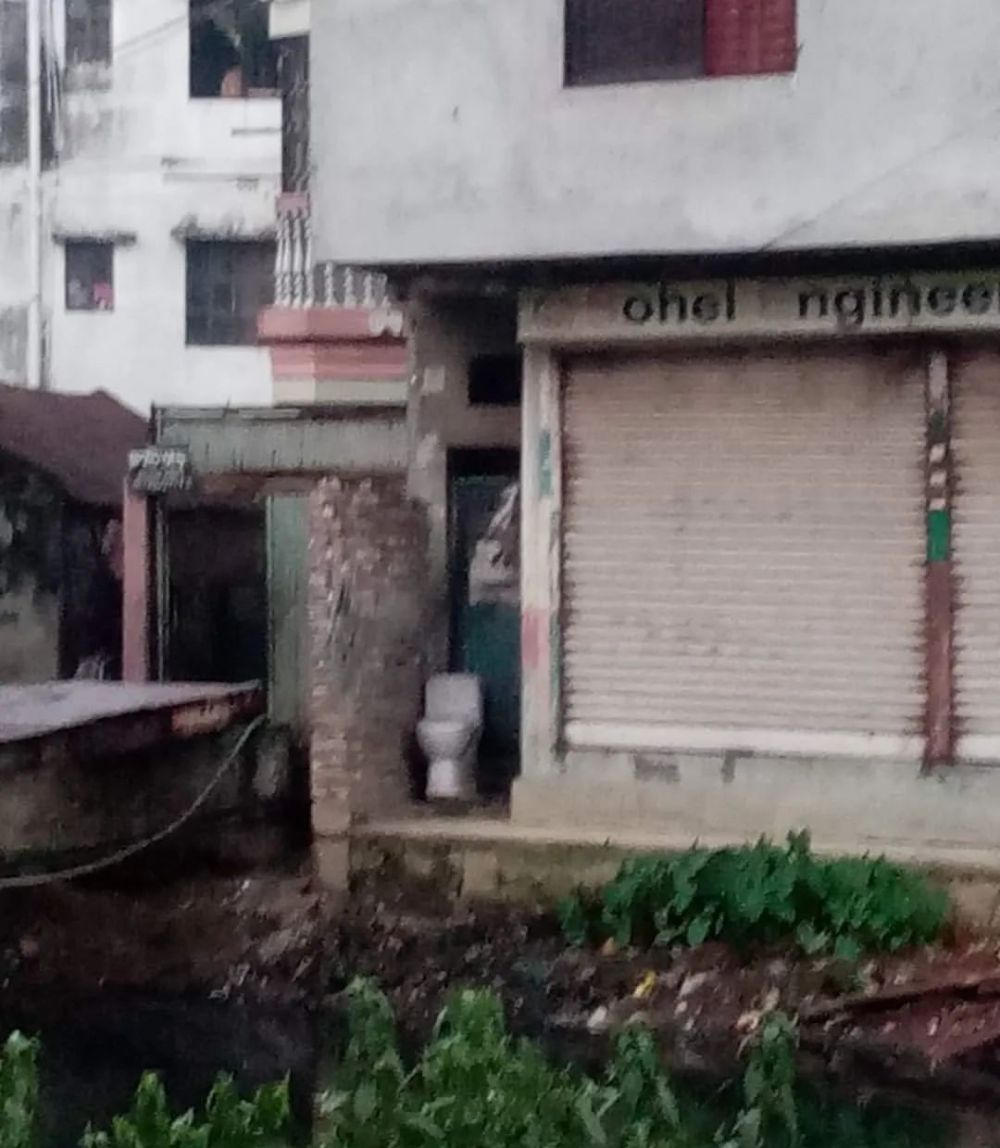  Tata letak jamban nyeleneh pol Berbagai sumber