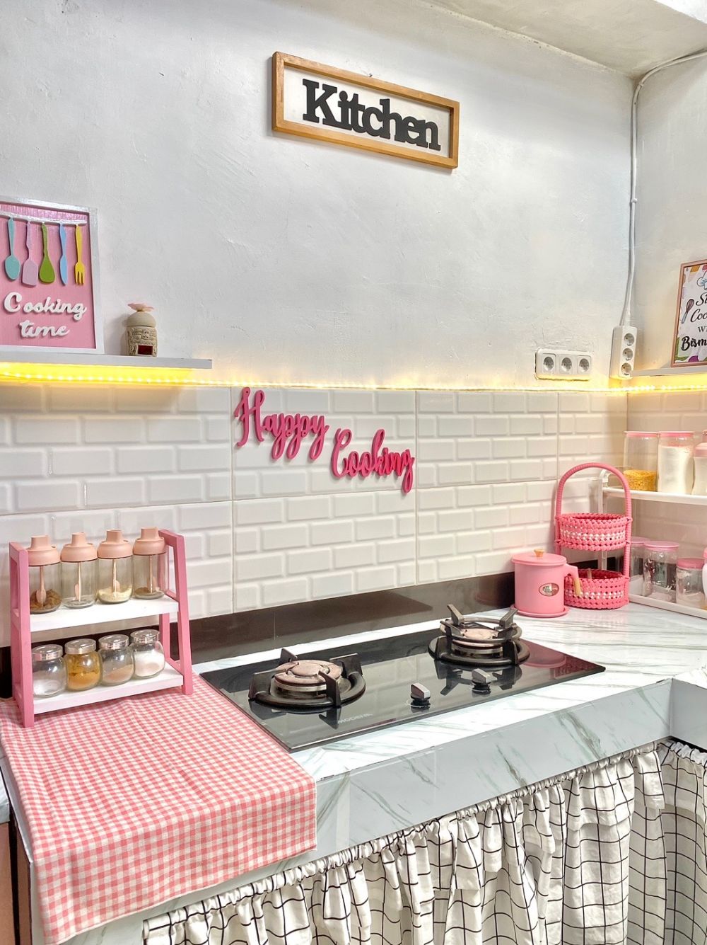 dapur mungil estetik tanpa kitchen set © 2023 brilio.net