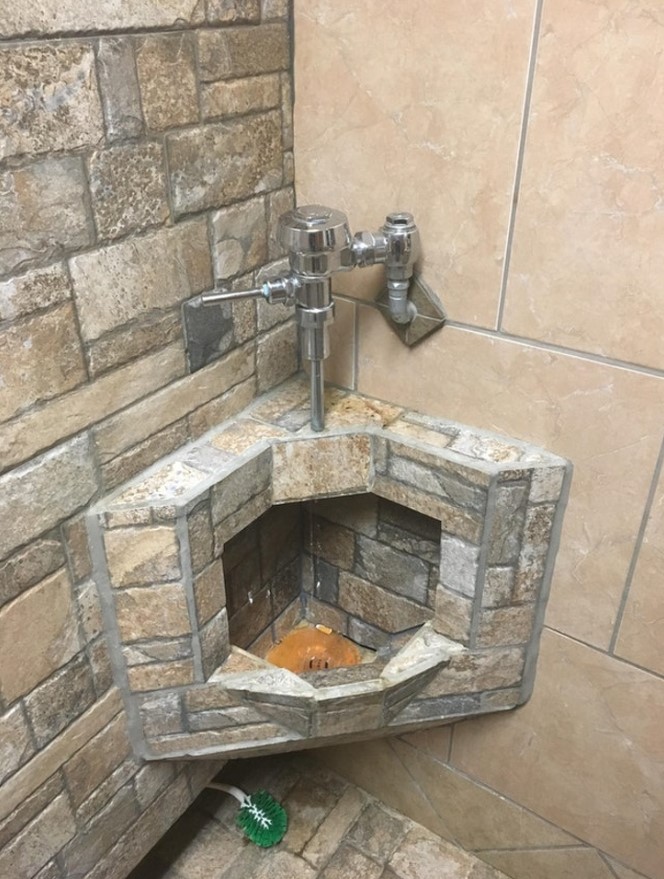 Urinoir bikin kebingungan Berbagai sumber Urinoir bikin kebingungan Berbagai sumber