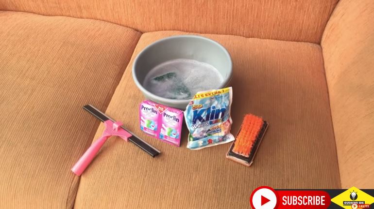 cuci sofa tanpa vakum © YouTube cuci sofa tanpa vakum © YouTube