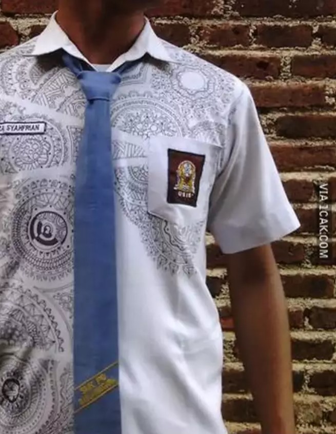 Potret kocak desain nyeleneh seragam Berbagai sumber