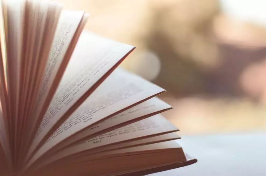 Contoh kata kerja pasif Bahasa Indonesia freepik.com Contoh kata kerja pasif Bahasa Indonesia freepik.com