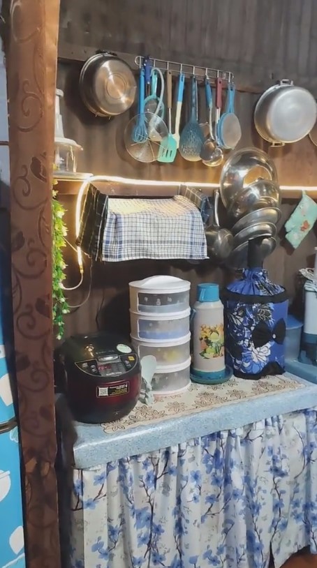 dapur seng serba biru tapi estetik © 2023 brilio.net