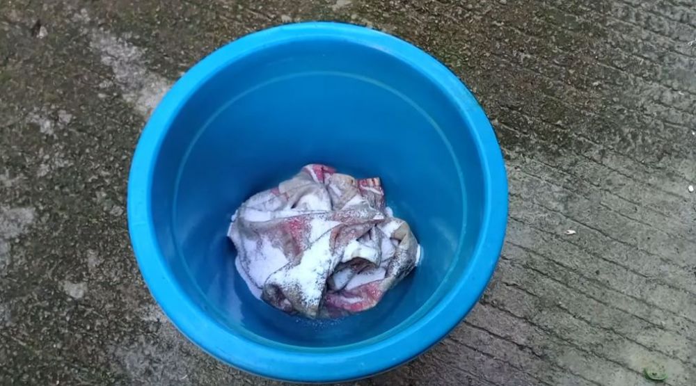 Tak perlu disikat, ini trik cuci kain serbet yang super kotor tanpa sitrun atau sabun cuci piring