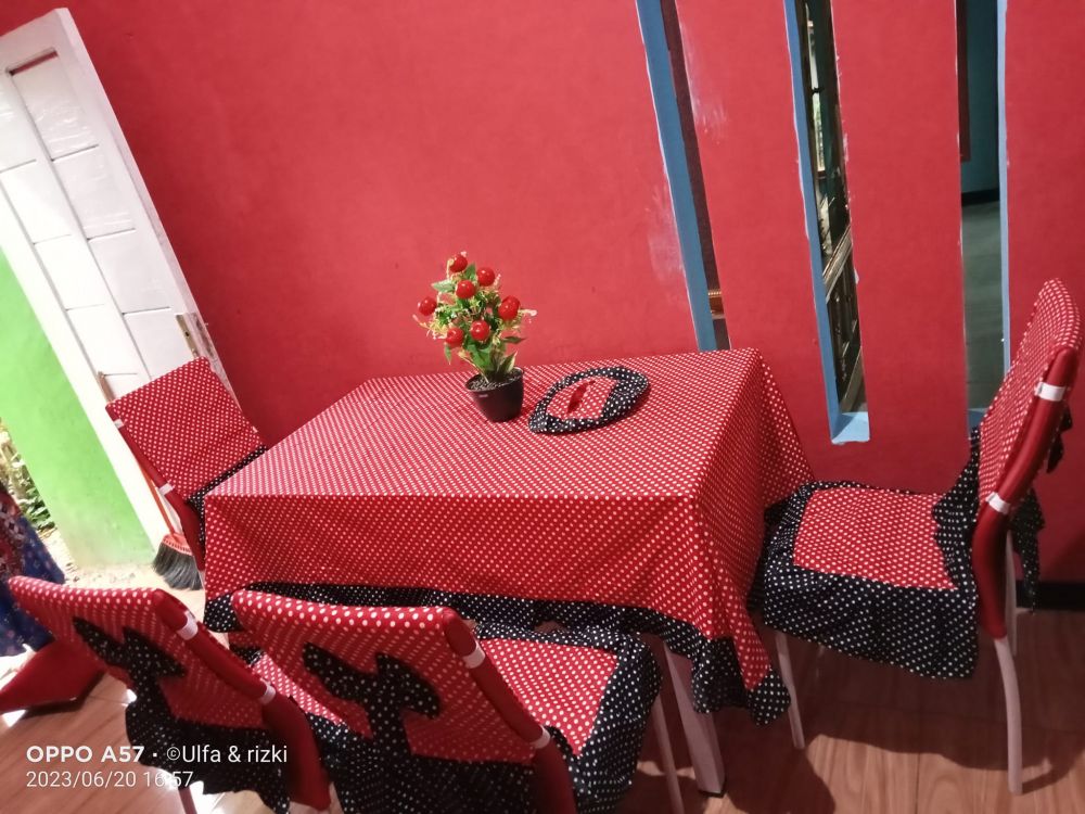 dapur serba merah sederhana tapi estetik © 2023 brilio.net