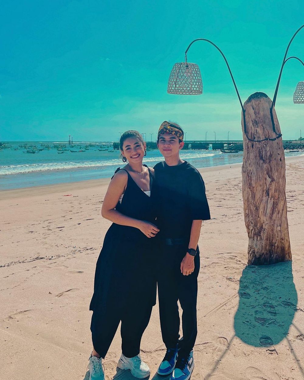 potret mesra derry dan afifah riyad © instagram