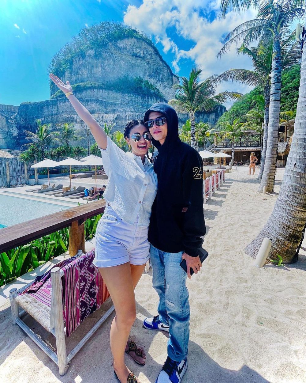 potret mesra derry dan afifah riyad © instagram