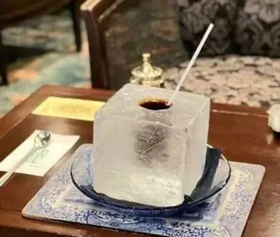 Potret kocak desain nyeleneh gelas Berbagai sumber Potret kocak desain nyeleneh gelas Berbagai sumber