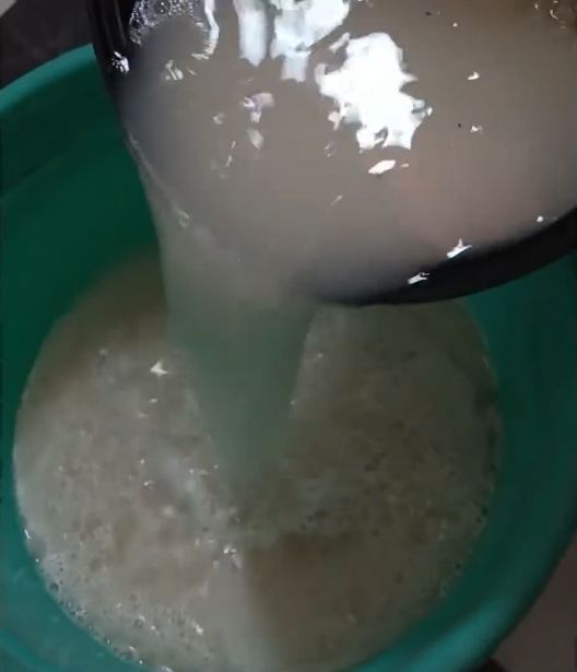 Trik mencuci beras mutu kurang berkualitas agar makin putih dan tak apek, ampuh pakai 2 bahan dapur