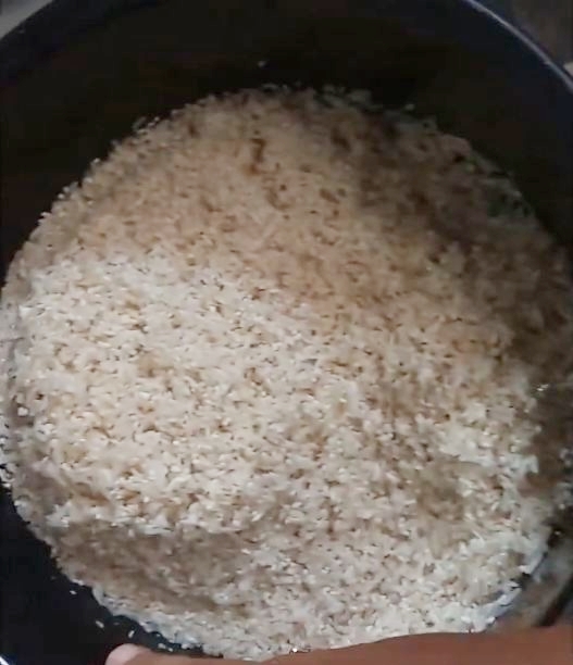 Trik mencuci beras mutu kurang berkualitas agar makin putih dan tak apek, ampuh pakai 2 bahan dapur