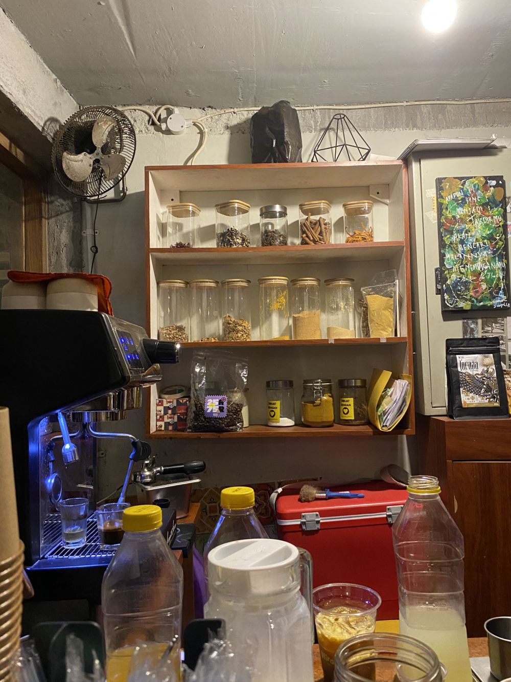 Pria ini resign, bukan bikin kedai kopi pilih jualan rempah kekinian, sukses masuk event internasional