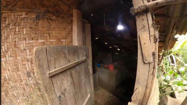 potret hunian sunandar aktor petualangan sherina © YouTube potret hunian sunandar aktor petualangan sherina © YouTube