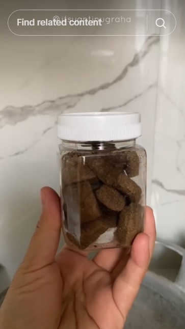 Bukan dibakar di api kompor, ini trik jitu panggang terasi agar aromanya lebih wangi