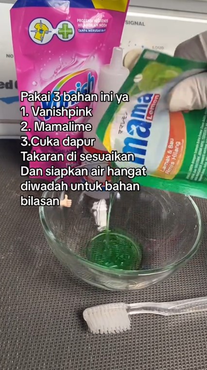 enyahkan noda getah pisang di baju © TikTok enyahkan noda getah pisang di baju © TikTok