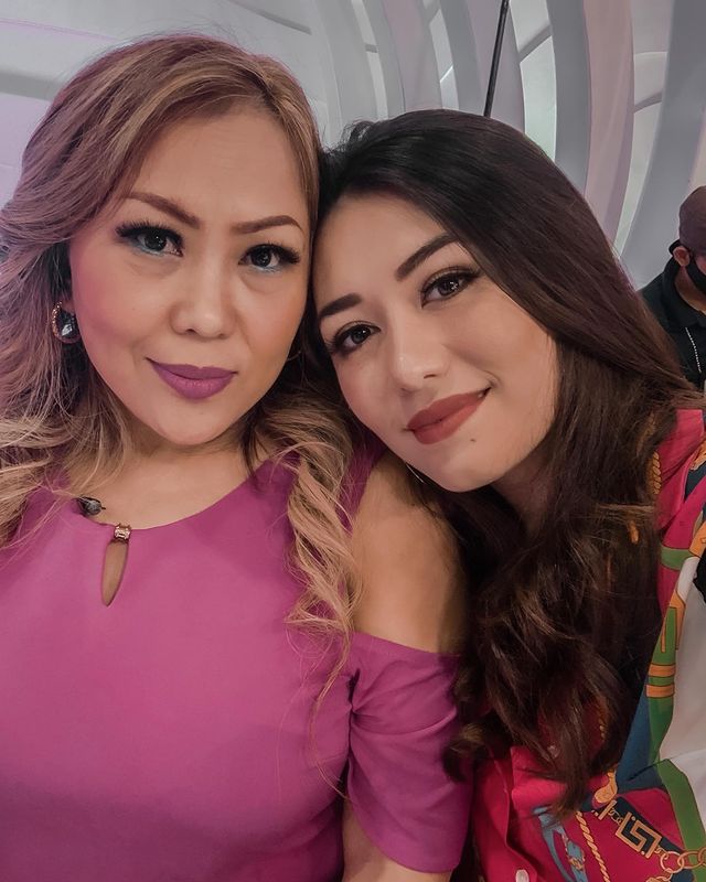 Amanda Gonzales bareng sang ibu © Instagram