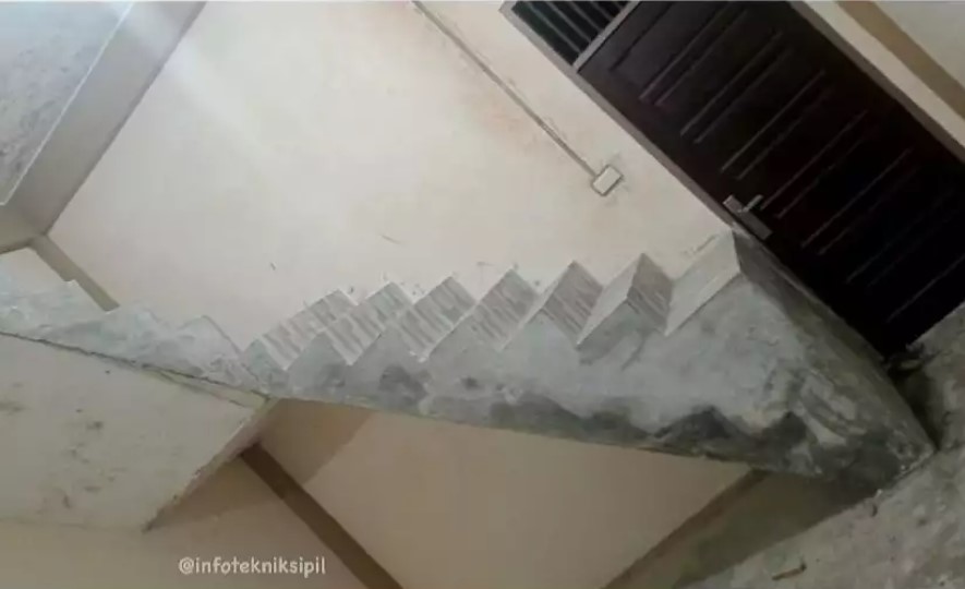 11 Potret kocak desain nyeleneh tangga ini bikin pegal sekaligus bingung, endingnya tepuk jidat
