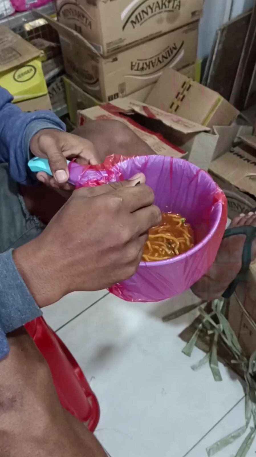 Potret alih fungsi gayung Berbagai sumber