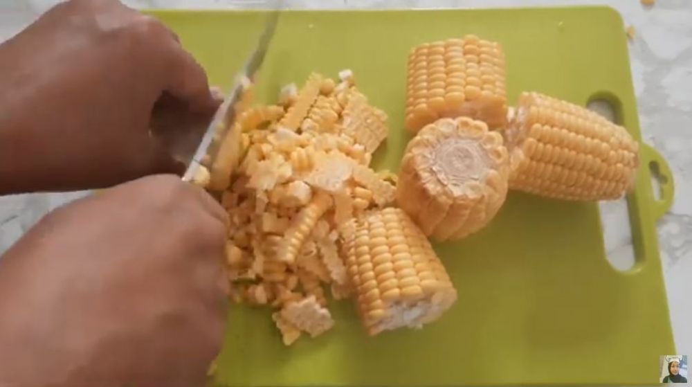 Tanpa tepung beras, ini trik bikin bakwan jagung yang renyah seharian cuma pakai 1 jenis tepung