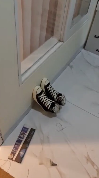 keringkan sepatu kanvas nggak dijemur © TikTok
