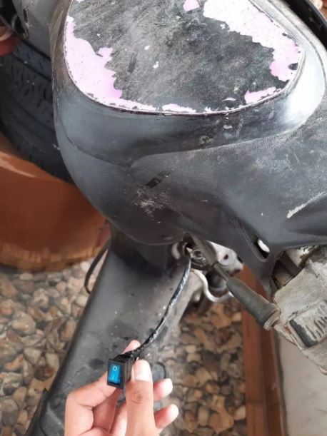 Potret kocak desain kontak kunci motor Berbagai sumber