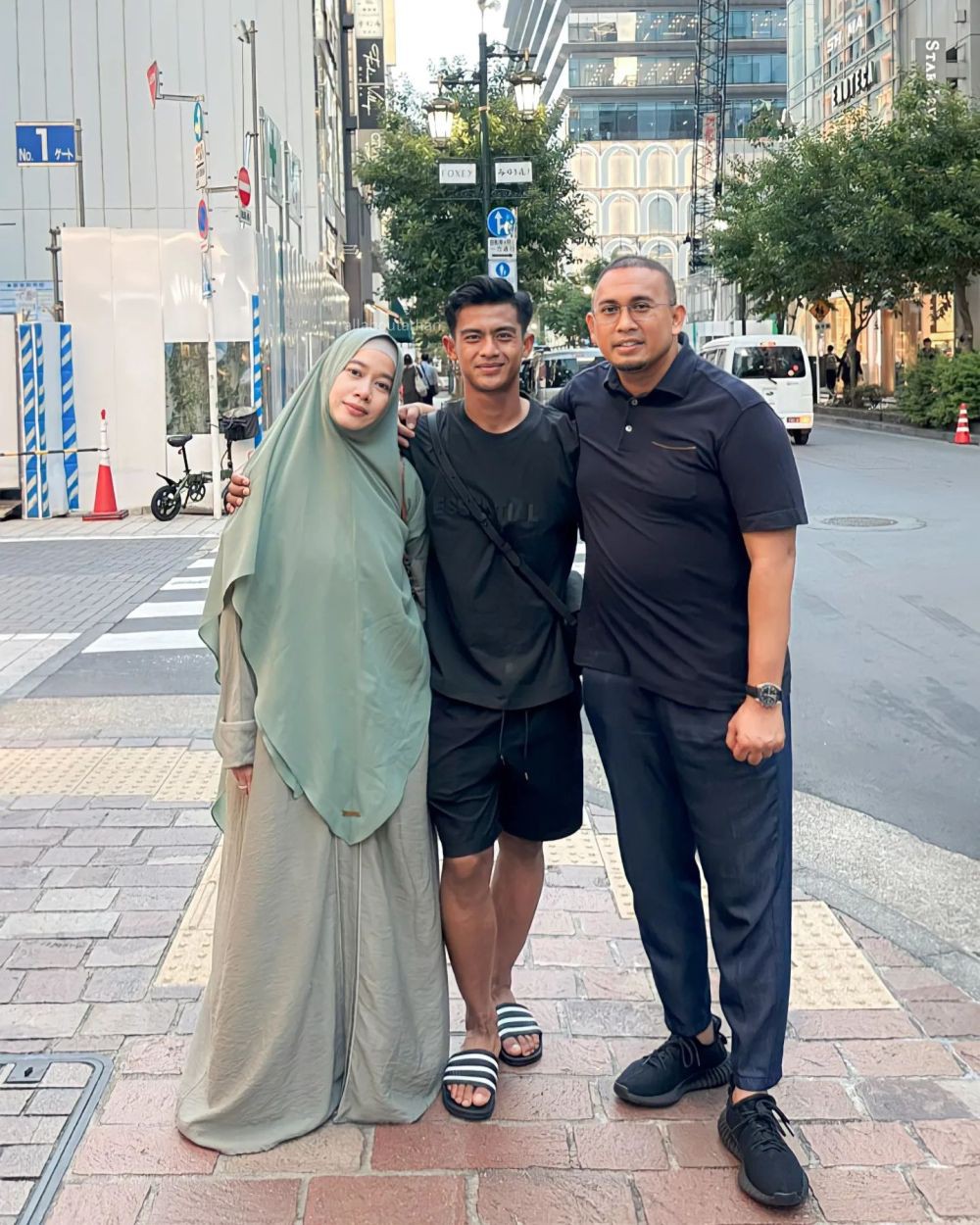 momen kedekatan pesepakbola dan mertua © instagram